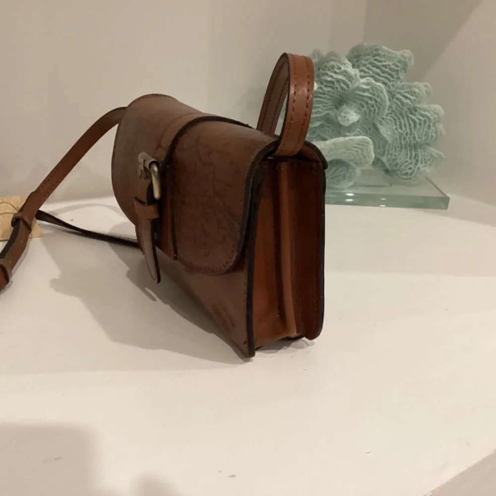 REDUCED NWT PATRICIA NASH BROWN LEATHER MAP SMALL CROSS BODY PURSE BAG